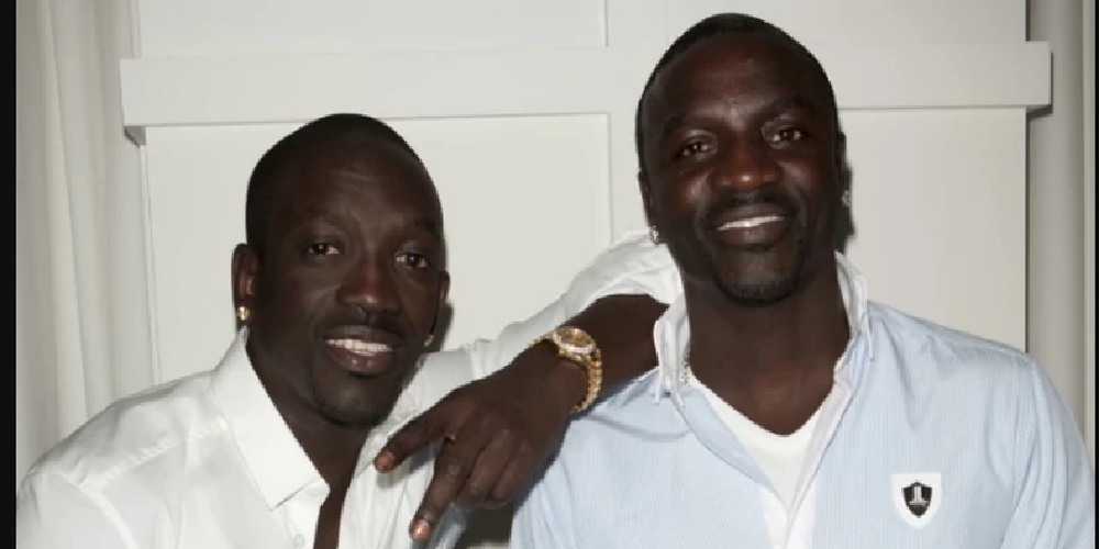 Akon, right, and his brother Bu